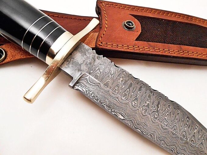 Fabulous Bowie Hunting Knife Damascus Steel Blade - Image 4