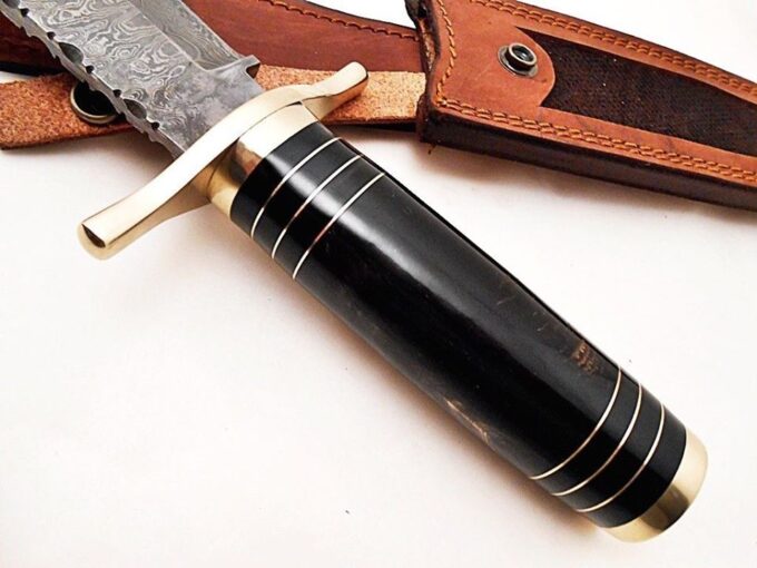 Beautiful-Buffalo-Horn-Handle-Bowie-Knife