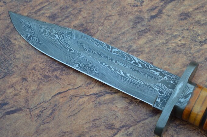 Beautiful-Damascus-Steel Blade-Hunting-Knife