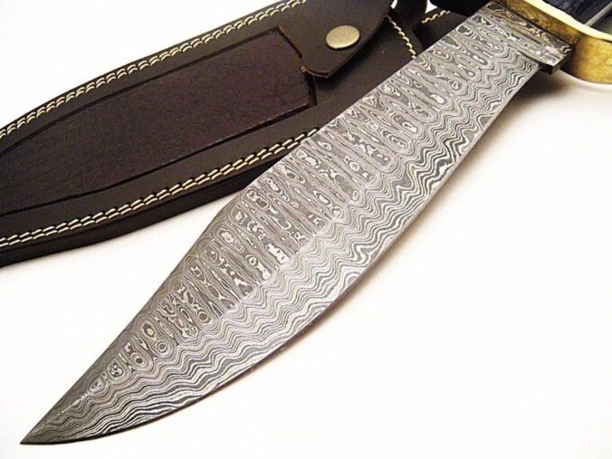 Beautiful-Damascus-Steel-Ladder-Pattern-Bowie-Knife