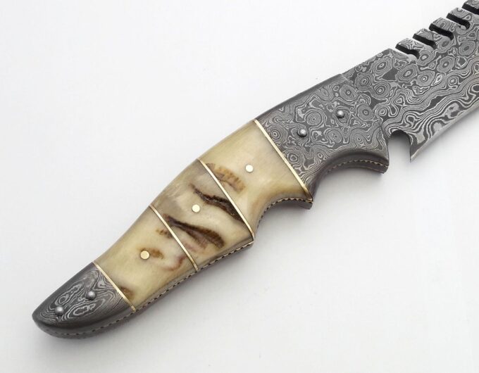 Beautiful-Ram-Horn-Handle-Hunting-Knife