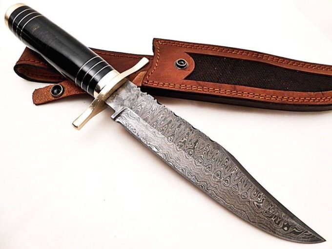 Custom-Handmade-Beautiful-Damascus-Steel-Bowie-Hunting-Knife-With-Buffalo-Horn-Handle