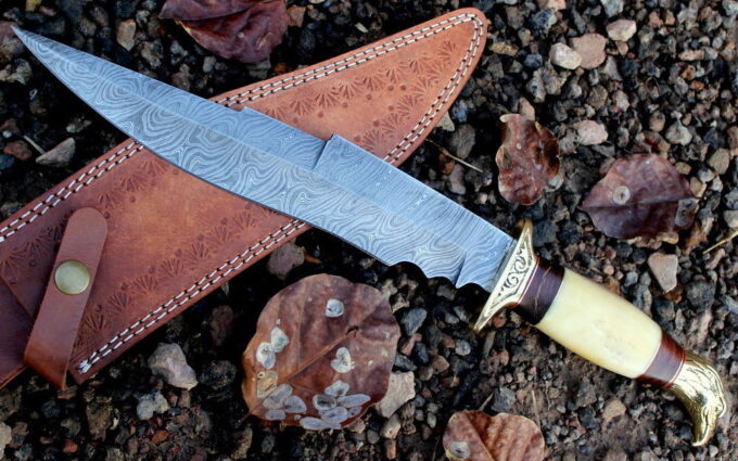 Custom-Handmade-Beautiful-Damascus-Steel-Bowie-Hunting-Knife-With-Natural-Camel-Bone-Handle