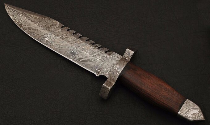 Custom-Handmade-Beautiful-Damascus-Steel-Hunting-Knife-Walnut-Wood-Handle