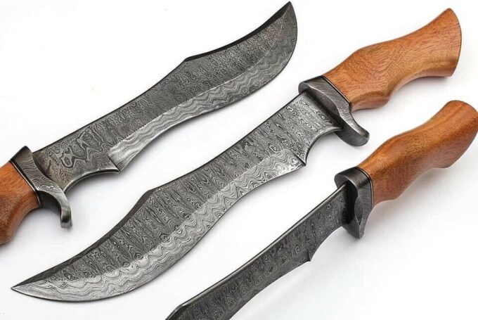 Custom-Handmade-Damascus-Steel-Hunting-Bowie-Knife-Rose-Wood-Handle-With-Leather-Sheath