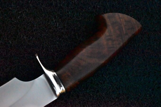 D2-Steel-Hunting-Bowie-Knife-Handle