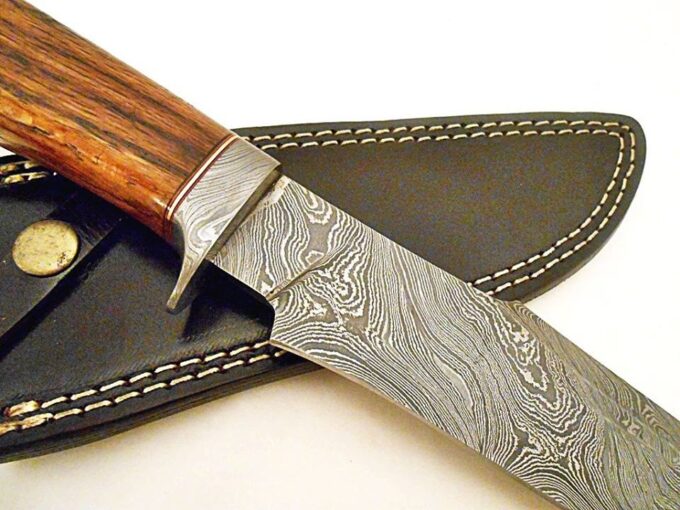 Damascus-Steel-Bolster-Knife