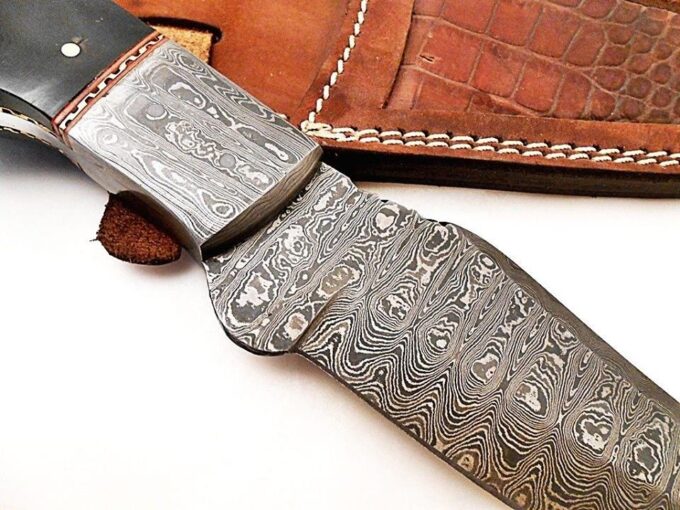 Damascus-Steel-Bolsters-Hunting-Knife