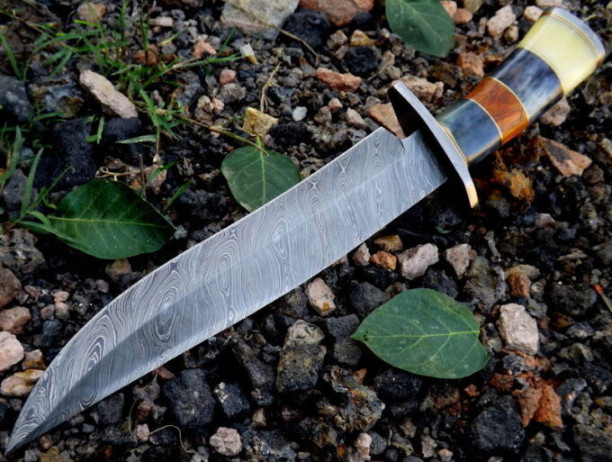 Damascus-Steel-Hunting-Bowie-Knife