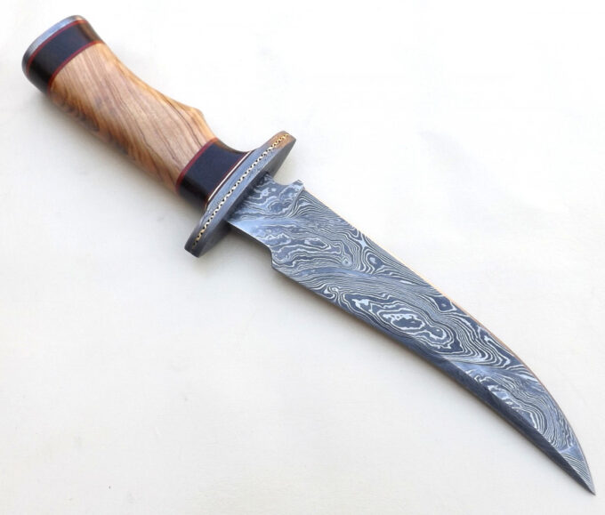 Damascus-Steel-Hunting-Knife