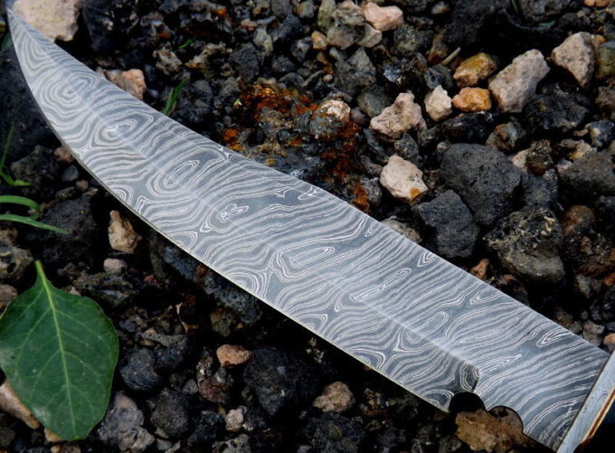 Damascus-Steel-Knife-Blade