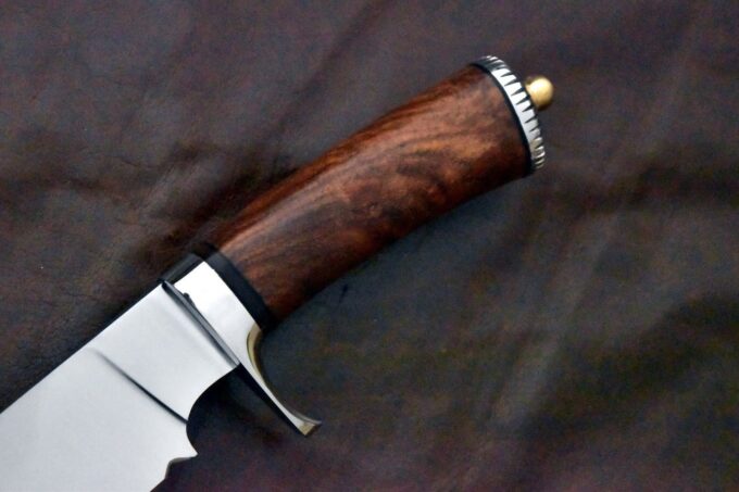 Handmade-D2-Steel-Hunting-Bowie-Knife-With-Walnut-Wood-Handle