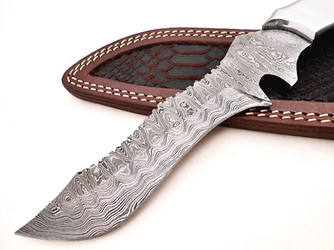 Ladder-Pattern-Damascus-Steel-Blade