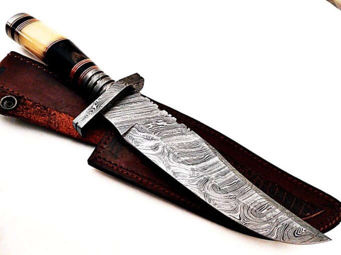 Beautiful-Custom-Handmade-Damascus-Steel-Hunting-Bowie-Knife