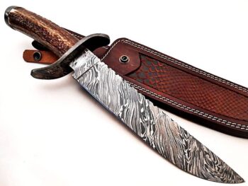Beautiful-Custom-Handmade-Damascus-Steel-Hunting-Bowie-Knife-Natural-Stag-Horn-Handle