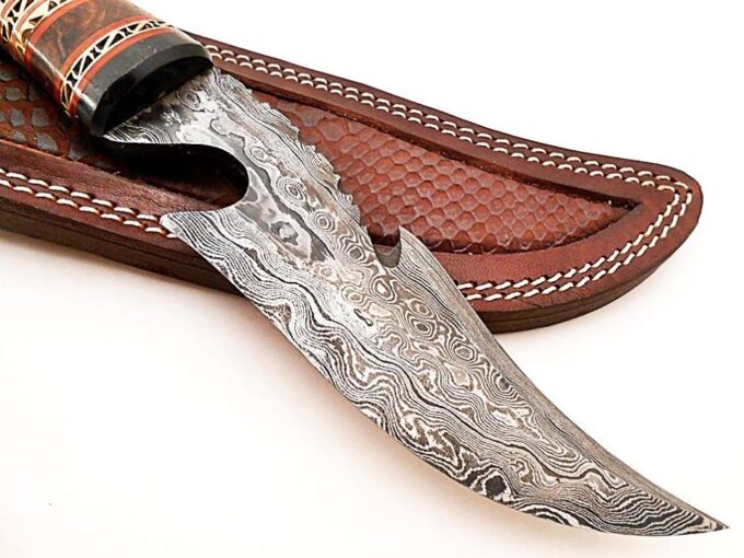 Beautiful-Damascus-Steel-Blade